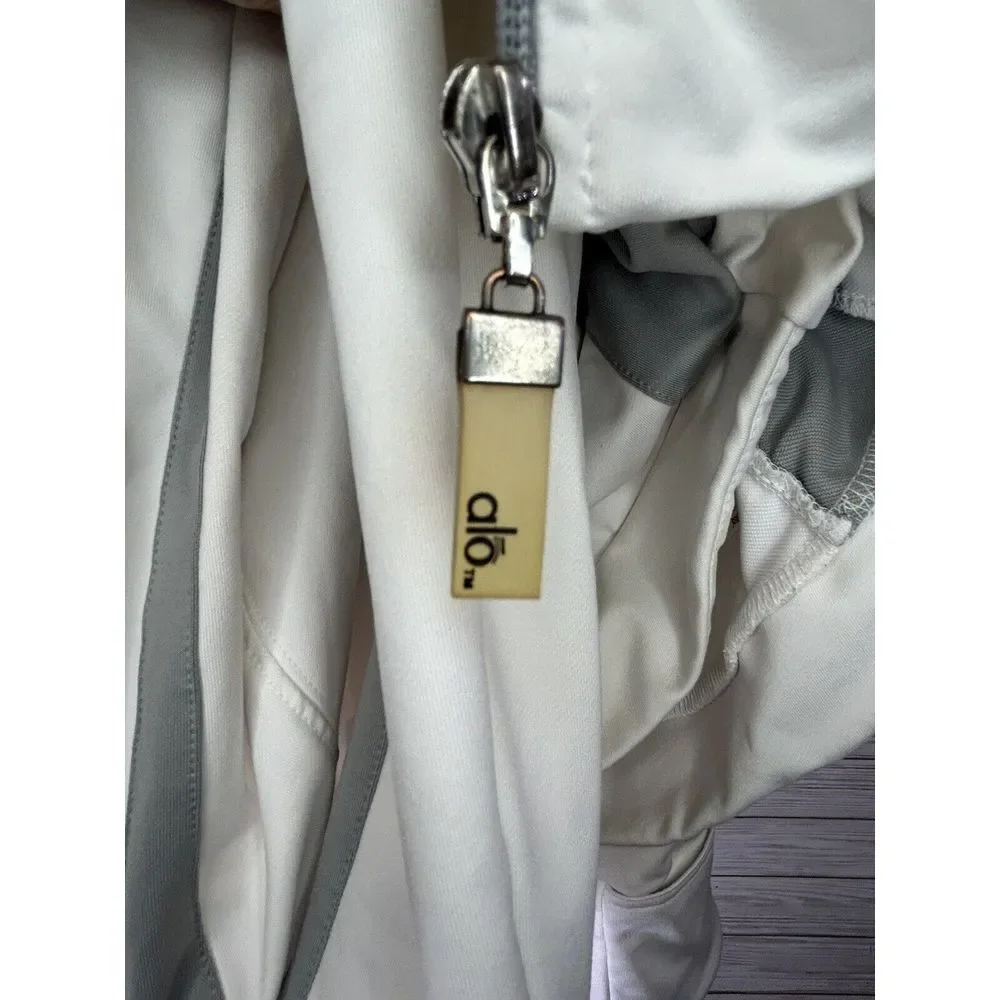 ALO coolfit yoga athletic womens jacket white full zip Sz Medium With‎ Logo